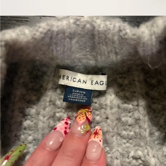 American Eagle Outfitters Gray Crewneck Sweater - Picture 3 of 3